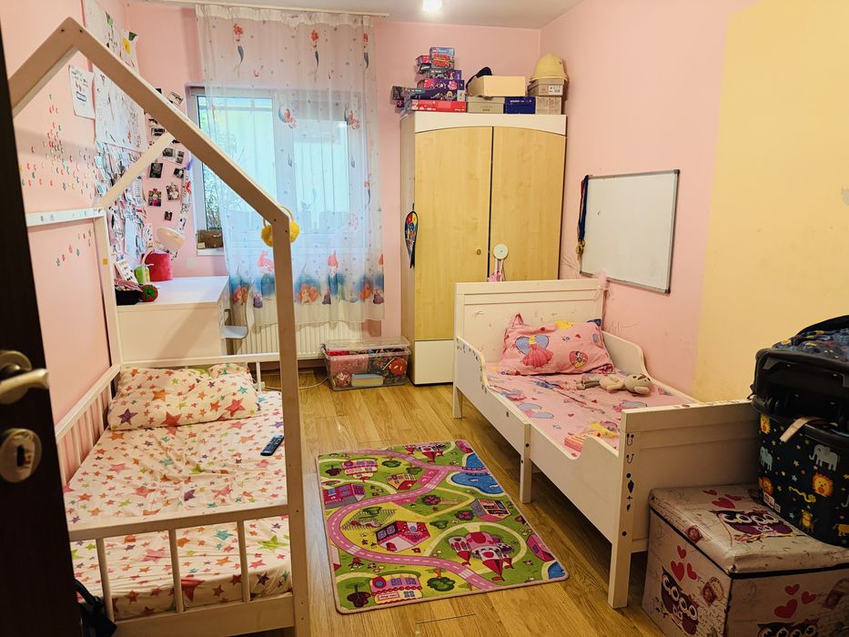 Apartament 3 camere cu parcare str.Tineretului