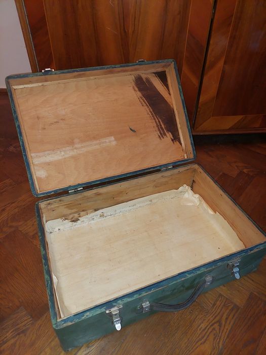 Geamantane vintige de vânzare