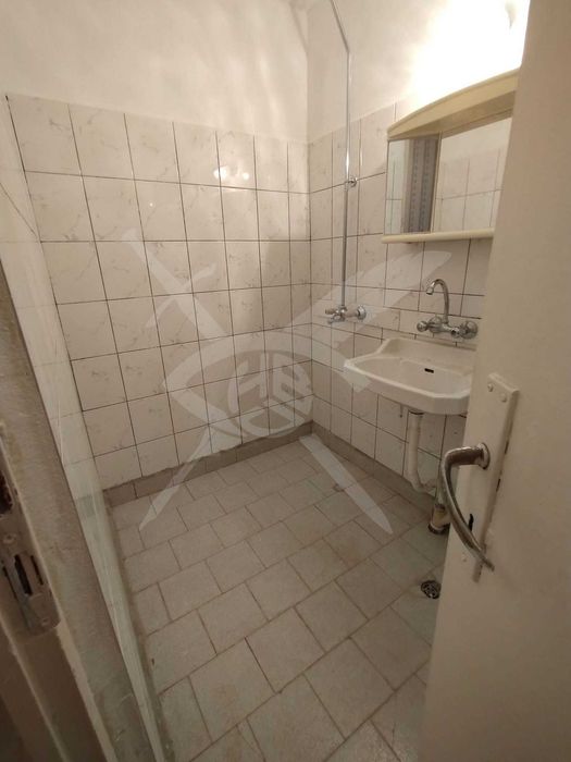 Дава се под наем Тристаен апартамент в Варна, Зимно кино Тракия - 70 кв.м за 325 € - Снимка #5