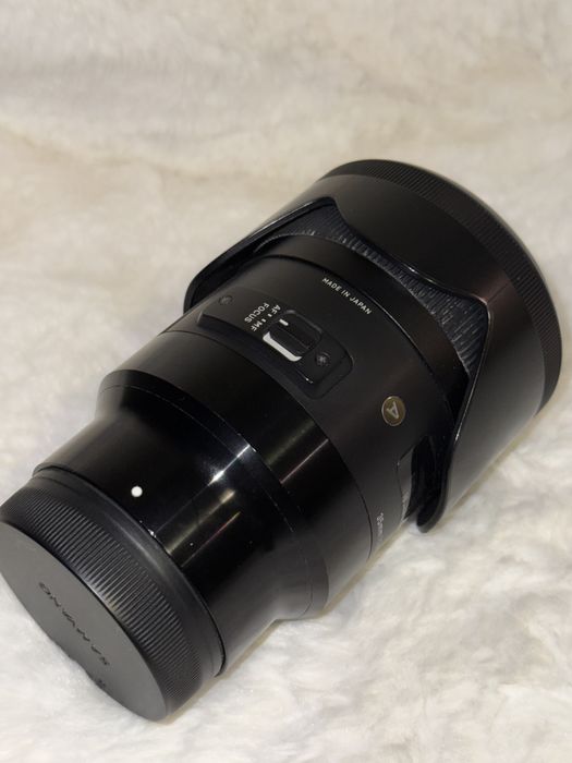 Sony A7 III (13k cadre) + Sigma 35mm 1.4 + Samyang 75mm 1.8 + Bonus