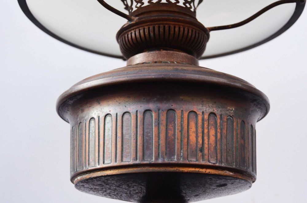 Veioza electrica convertita din lampa de petrol cca 1900