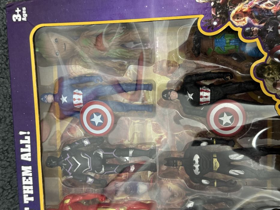 Продам коллекцию фигурок Marvel Игрушек Человек-паук