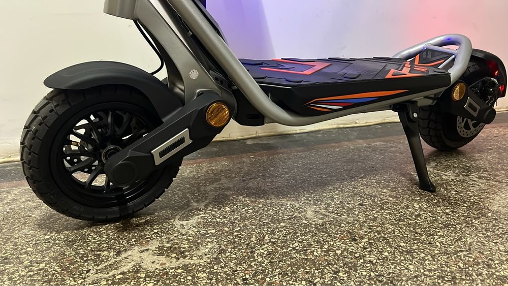 Trotineta Electirca Kukirin A1, motor  800W