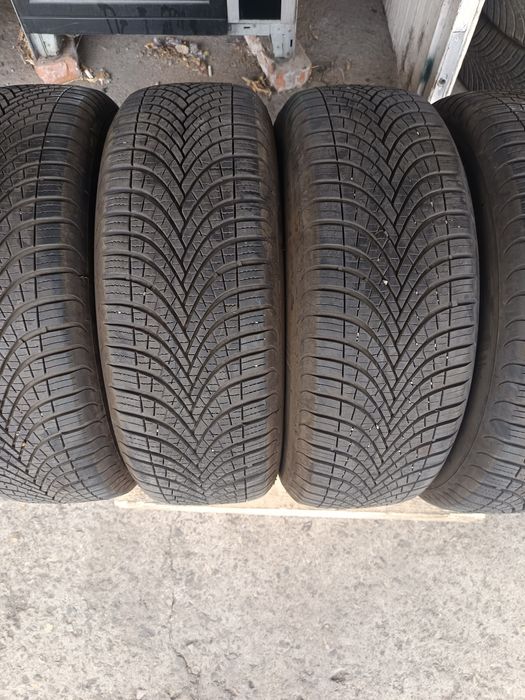 4бр.Всесезонни гуми 215/65/16-Dunlop за джип