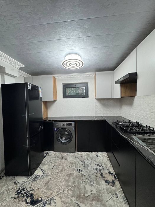 Срочно сотилади 2 хона 1 этаж 5 этажли домда. Гагарина кучасида