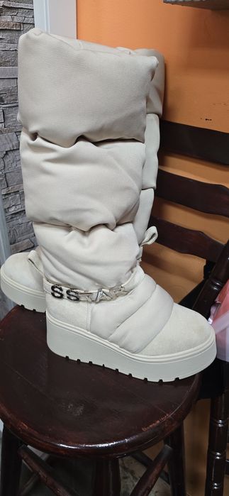 Зимни светли  боти