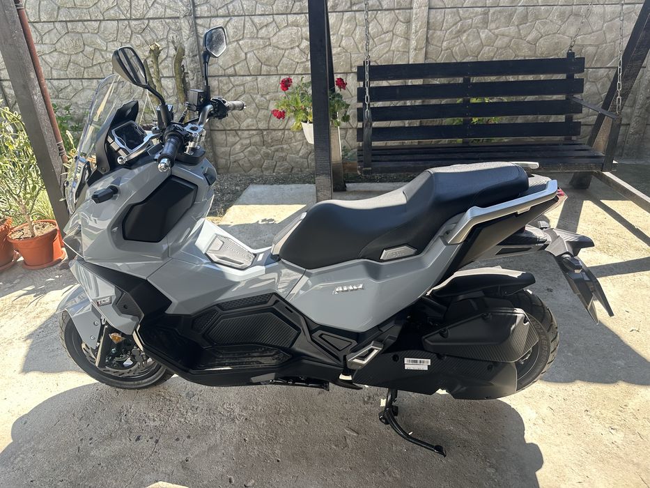 Scuter sym adx 125