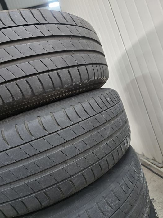 2 Броя 205/55/17 Michelin 5,8mm