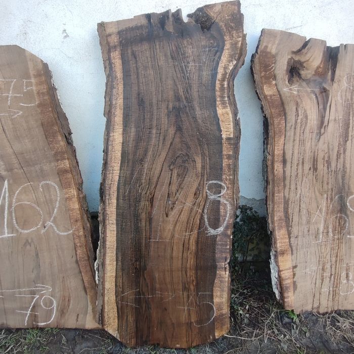 Плотове от вековен орех