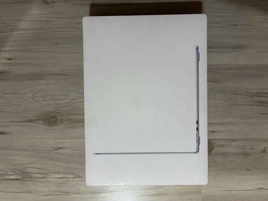 Mac Book 15 Air 16GB RAM 512 GB SSD