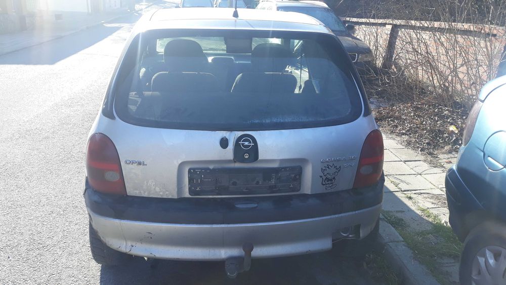 Опел  корса  б  1.0