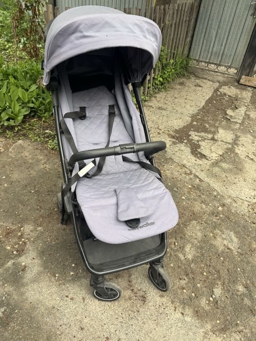 Продам прогулочную коляску