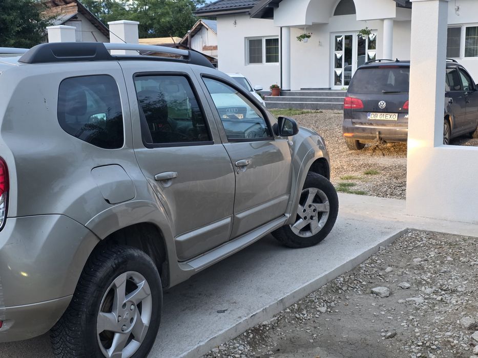 Dacia duster 1.6 GPL 2013 unic proprietar. SE POATE ACHIZIȚIONA SI IN RATE  garanție/ livrare