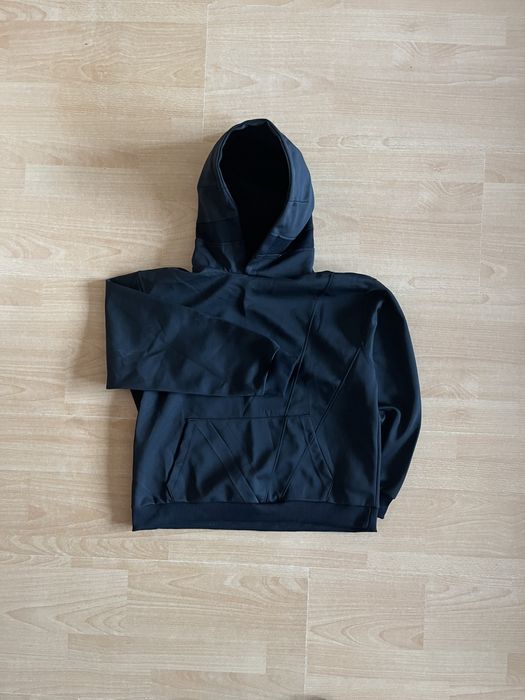 Черное базовое худи