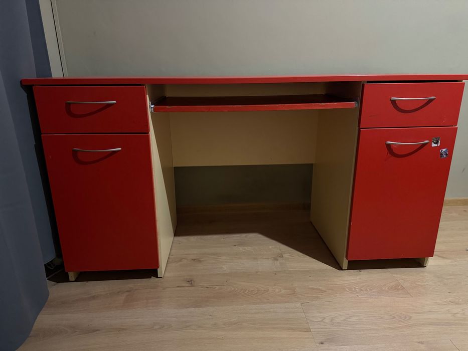 Бюро 145/50/74,5 (подарявам)