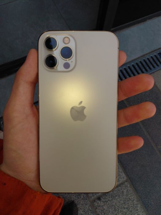 Iphone 12 pro telefoni