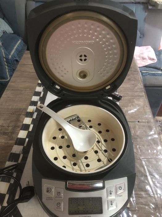 Продам мультиварка Redmond