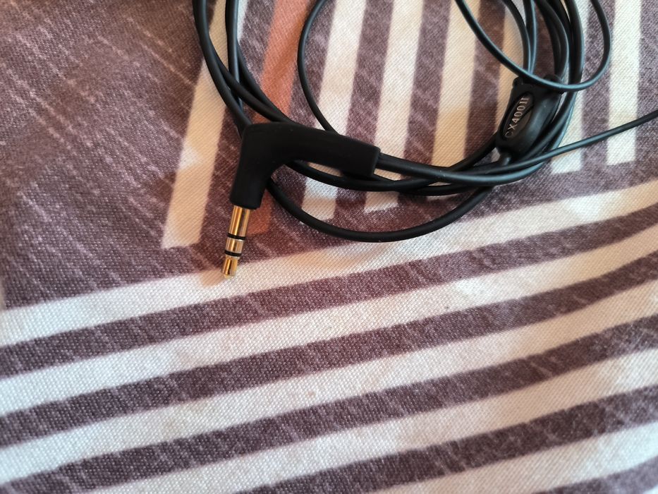 Продам оригинальные наушники Sennheiser CX400 II