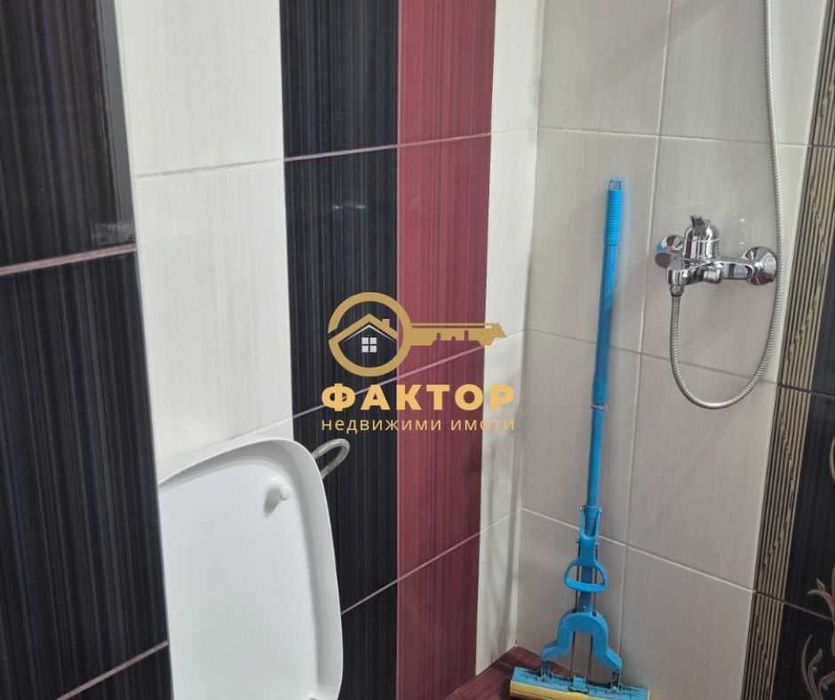 Продава се Тристаен апартамент в Пловдив, Въстанически - 100 кв.м за 1998 €/кв.м - Снимка #7