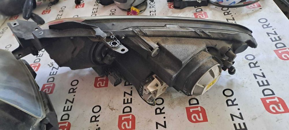 Faruri complete / Far stanga Far dreapta Mazda CX7 cu xenon de Europa