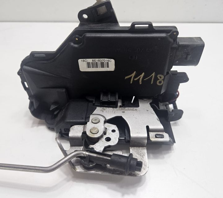 Broasca usa dreapta fata 8E1837016C Audi A4 B6