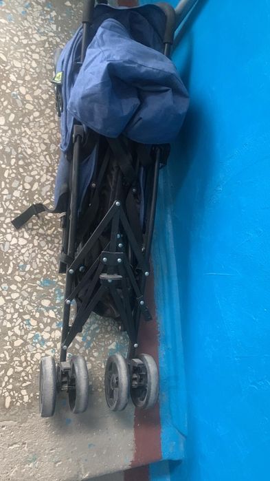 Коляска детская 1000 тг целая
