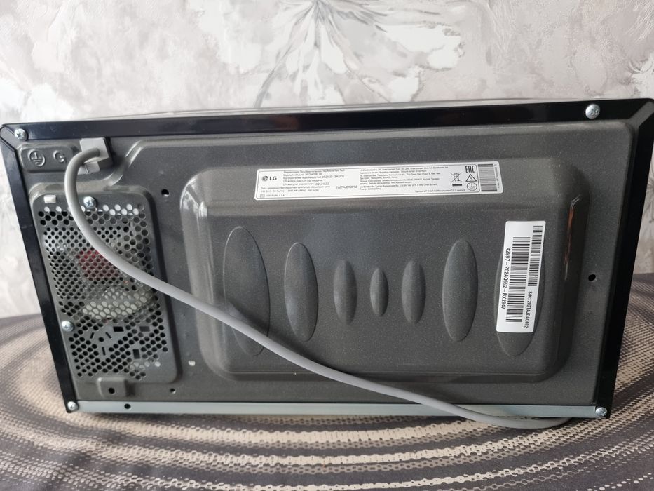 Микроволновая печь LG MS2042