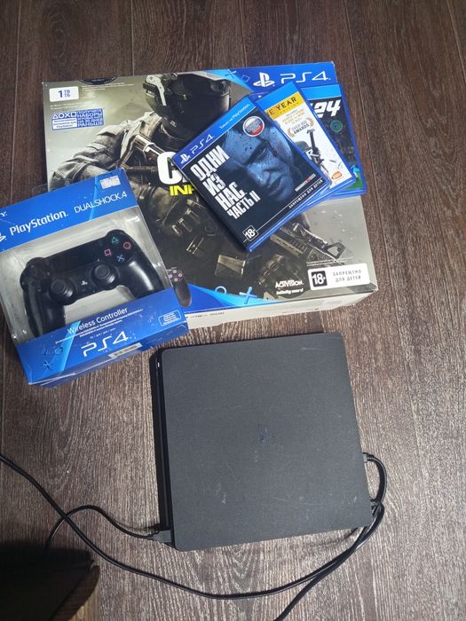PlayStation 4 slim 1tb
