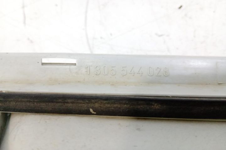 Sticla far stanga cu defect 1305544028 Mercedes-Benz W124 prima gener