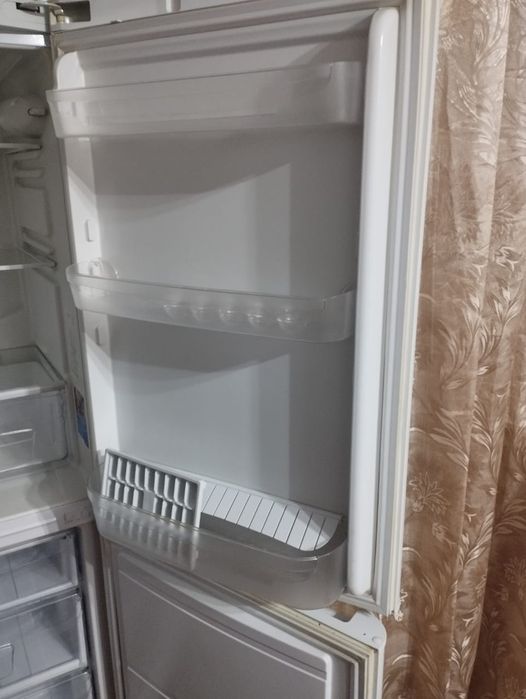 Продам холодильник индезит