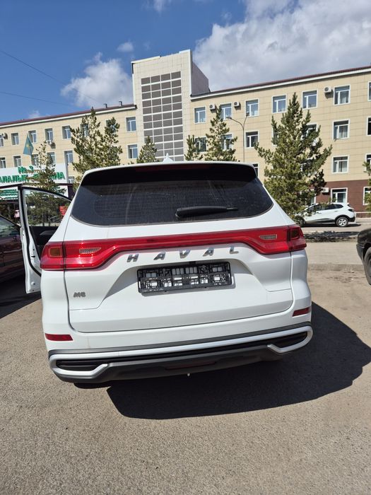 Автомашина Хавал М6