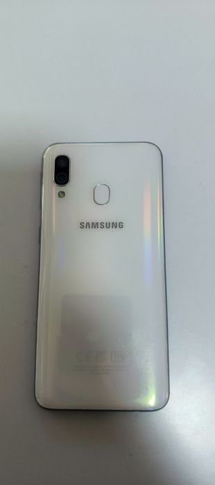 Samsung Galaxy a40 holati yaxshi siro'chna sotiladich