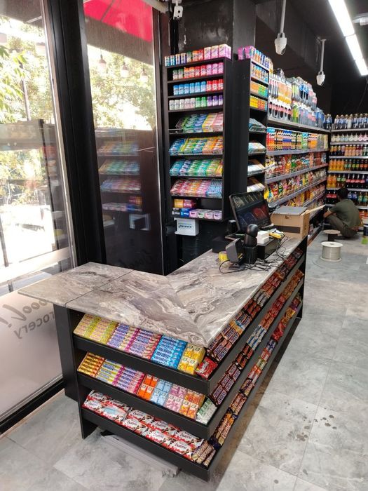 Кассовые столы на заказ для магазинов и аптек.