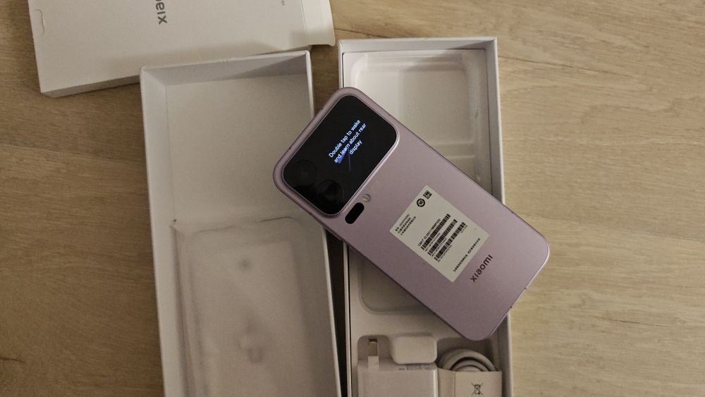 Чисто нов Xiaomi 17 ProMAX 12/512GB Esim