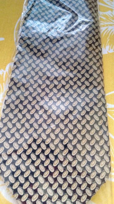 Нова мъжка вратовръзка