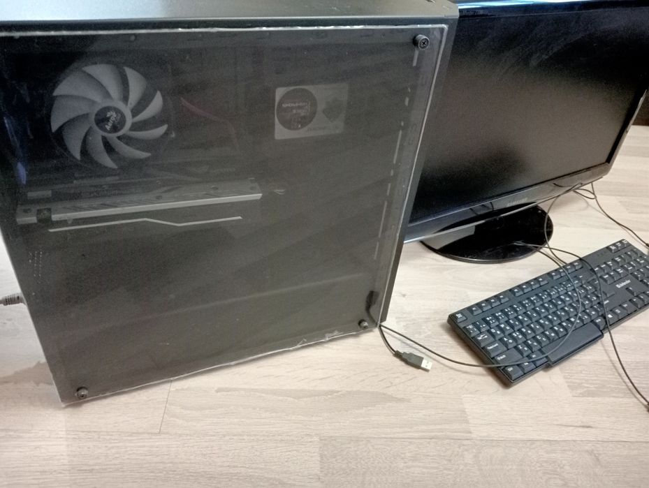 Продаю игровой компьютер. Системный блок, монитор, клавиатура, мышь