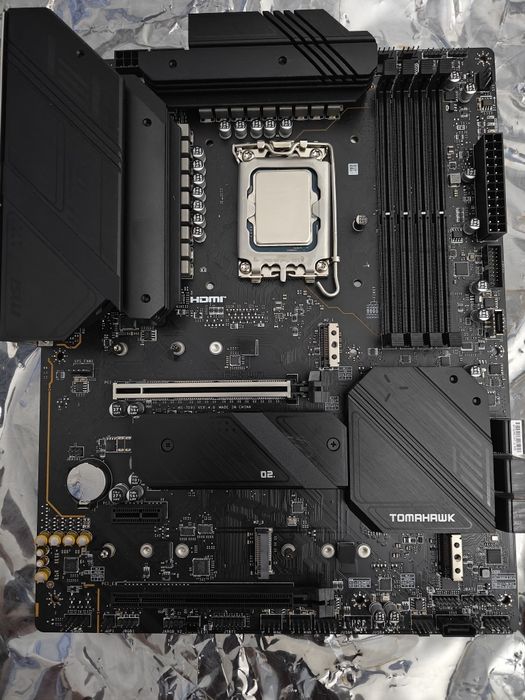 Core i9 14900KF + Msi Z790 Tomahawk DDR5 Wifi