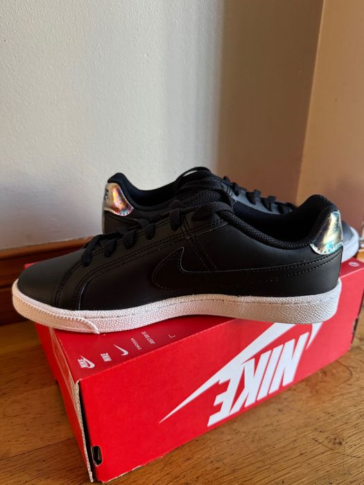 Черни маратонки на Найк, WMNS NIKE COURT ROYALE