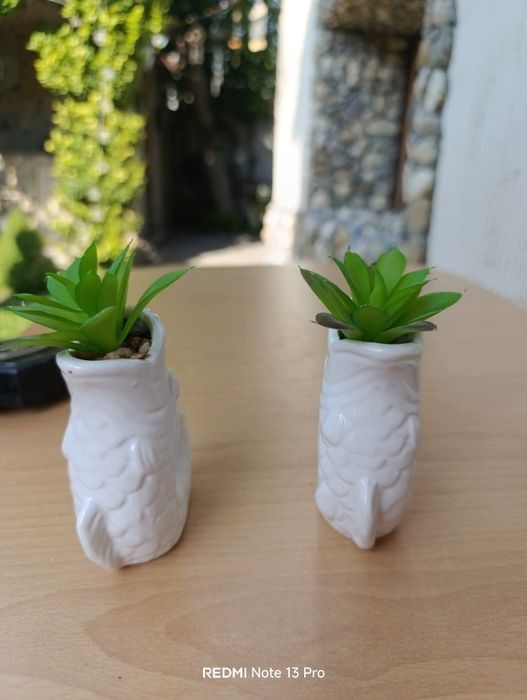 Малки порцеланови вазички