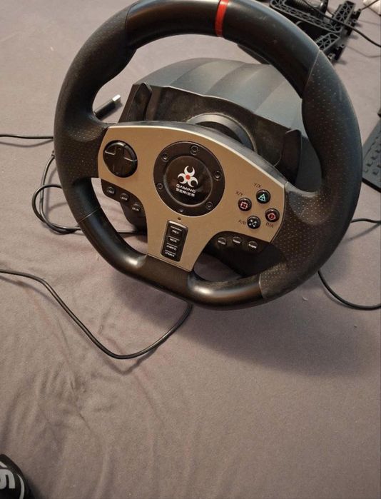 Volan Gaming cu pedale și schimbător de viteze