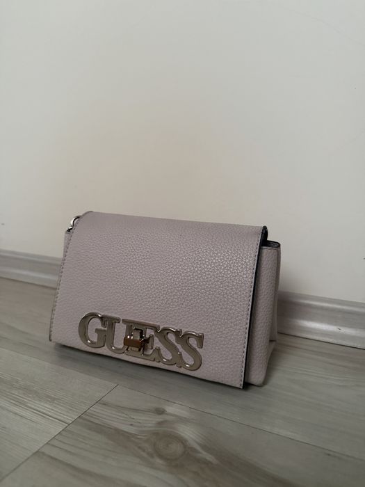 Чанта, марка Guess