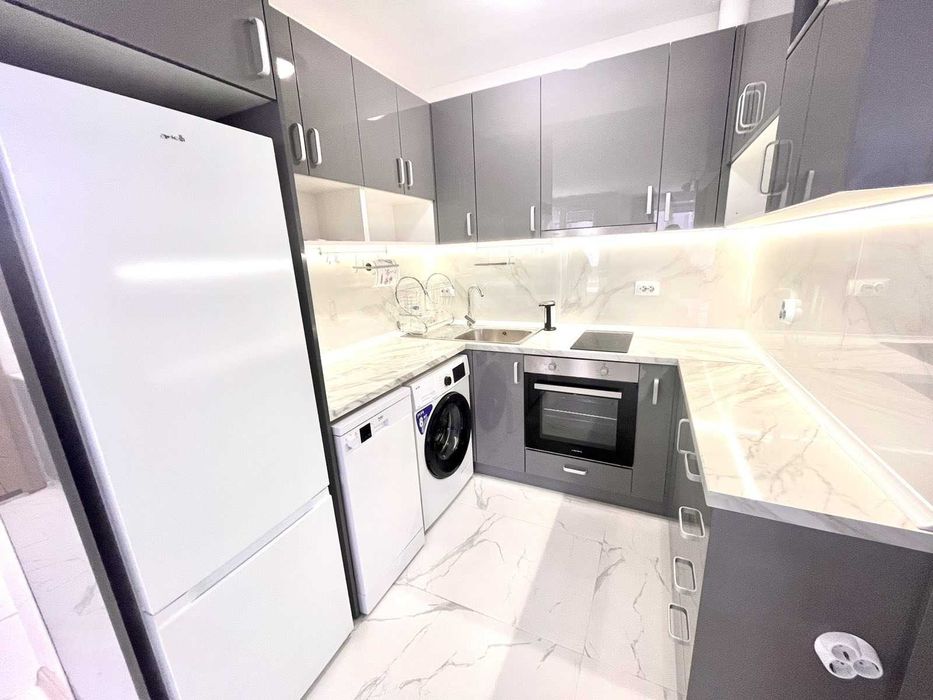 Дава се под наем Тристаен апартамент в София, Център - 120 кв.м за 850 € - Снимка #8