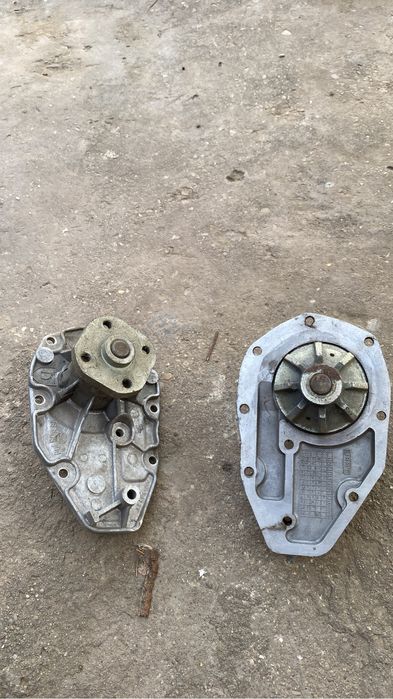 Capac pompa de apa Dacia 1300 1310 Papuc Nova nou