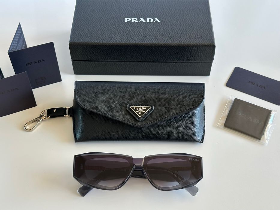Слънчеви очила Prada