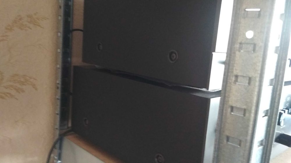 Музикална уредба Akai - усилвател, тунер и триглав дек