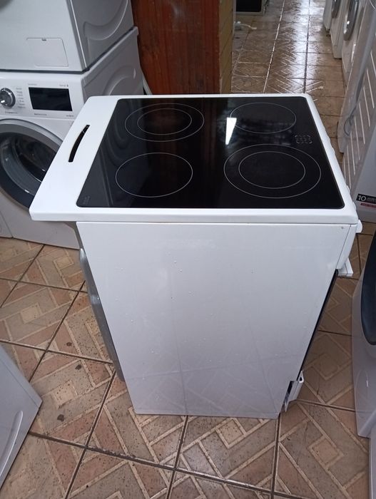 Тясна свободно стояща печка с керамичен плот Gram 2 години гаранция!