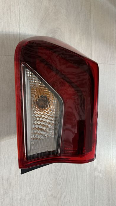 Задний фонарь для Киа К5 продаю