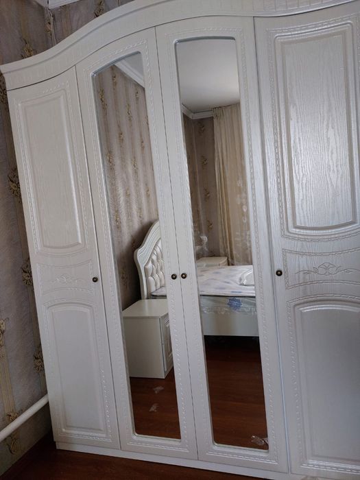 Спальный гарнитур