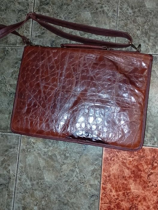 Дамска чанта на Марк Шантал , дамски ранички и чанта,,клъч"