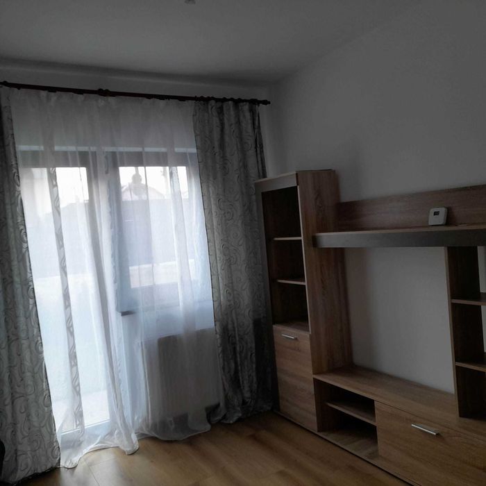 Apartament cu 2 camere și grădină de inchiriat